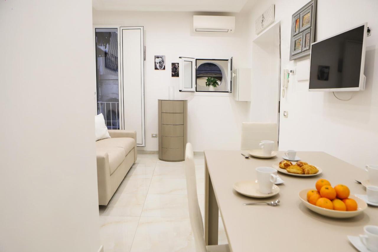 Cozy Apartment In Piazza Cavour By Wonderful Italy Наполи Екстериор снимка