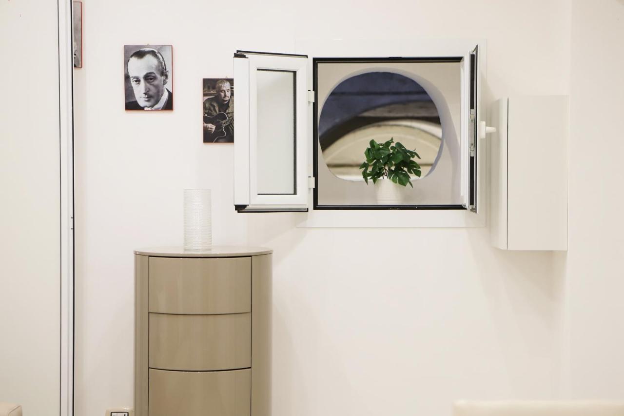 Cozy Apartment In Piazza Cavour By Wonderful Italy Наполи Екстериор снимка
