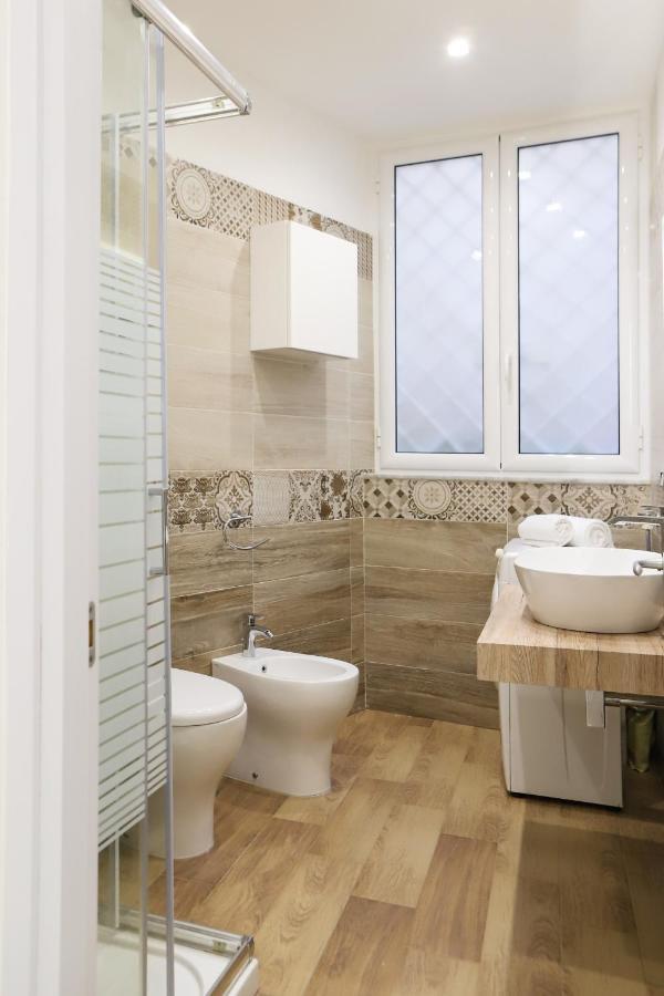 Cozy Apartment In Piazza Cavour By Wonderful Italy Наполи Екстериор снимка